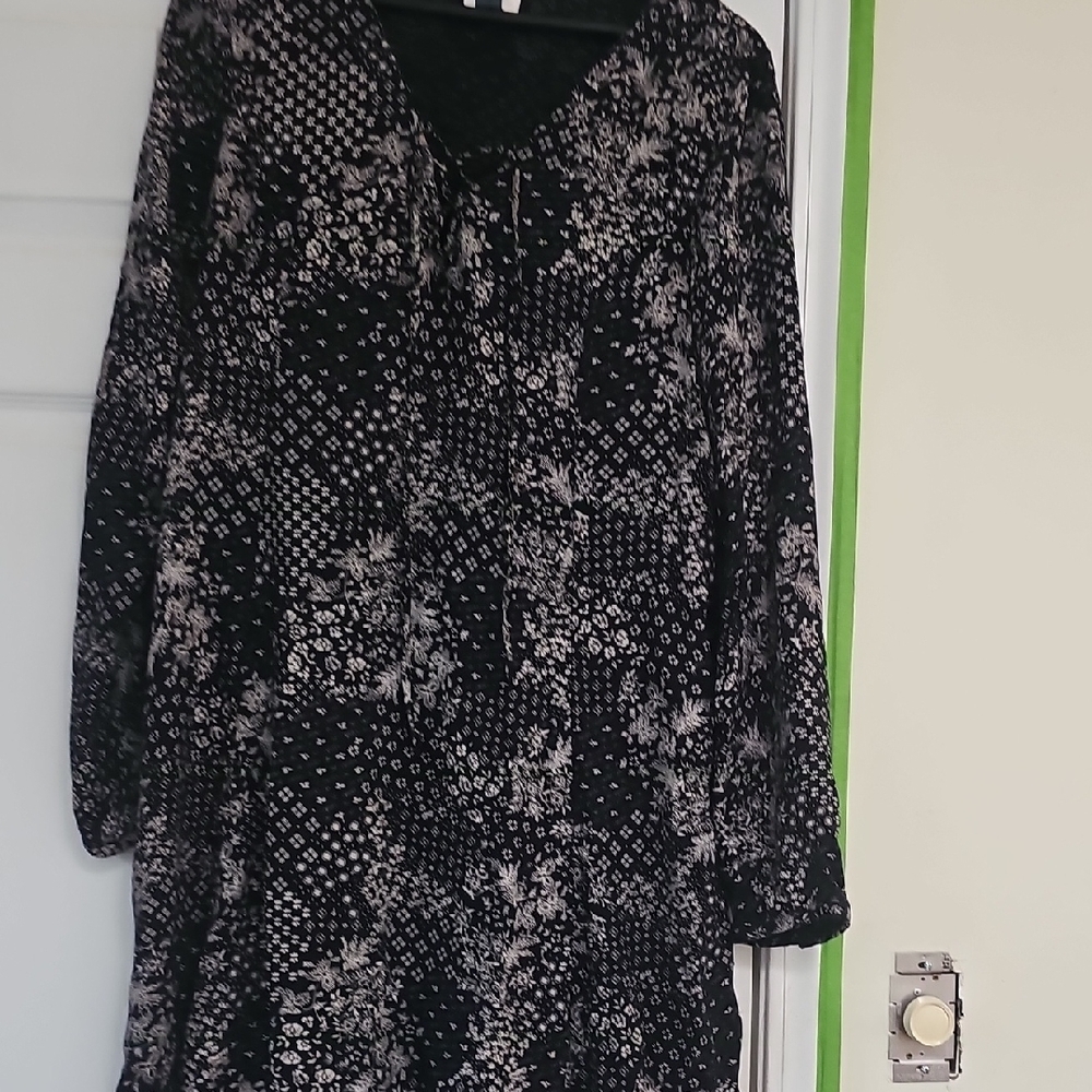 Old Navy Monochrome Patterned Long Sleeve Dress